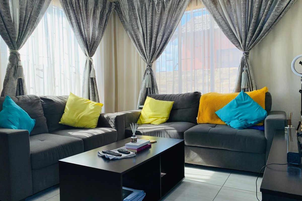 Charming 3-Bedroom Home Near Soshanguve Crossing Mall! - Photo 4