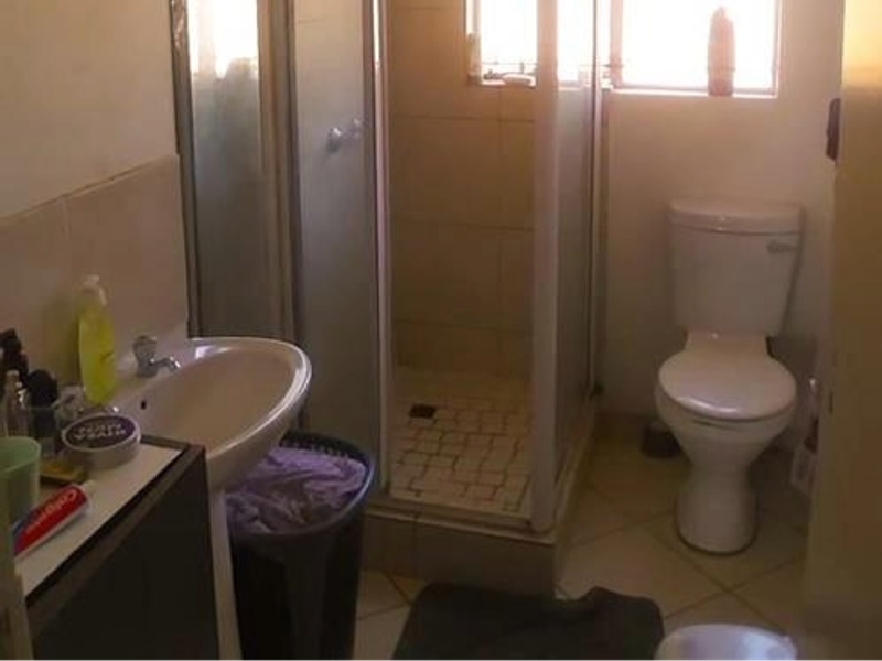 Stunning House In The Orchards Ext 47 - Photo 8