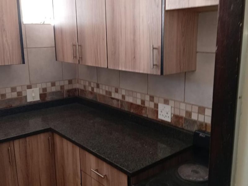 1.5 BEDROOM FLAT TO RENT IN SUNNYSIDE - Photo 4