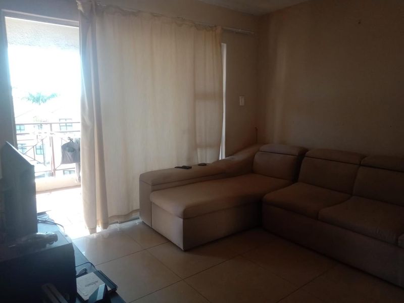 Two Bedroom For Sale In Glenwood - Photo 4