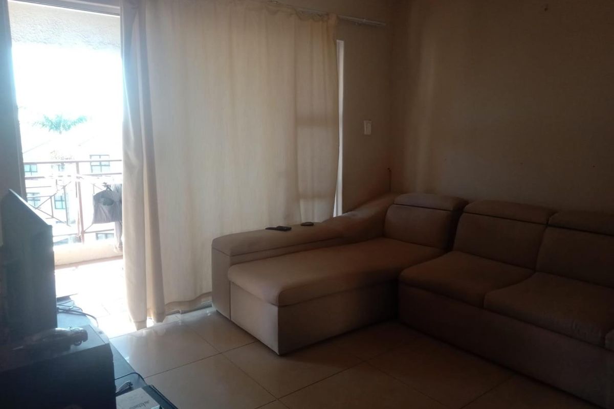 Two Bedroom For Sale In Glenwood - Photo 4