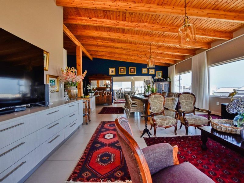 Mile 4 Ext 1, Swakopmund:  9 Bedr Versatile Property is for Sale - Photo 7