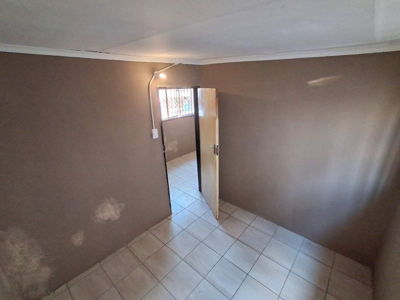 RDP house with 7 outside rooms for sale in Lotus Gardens - Photo 9