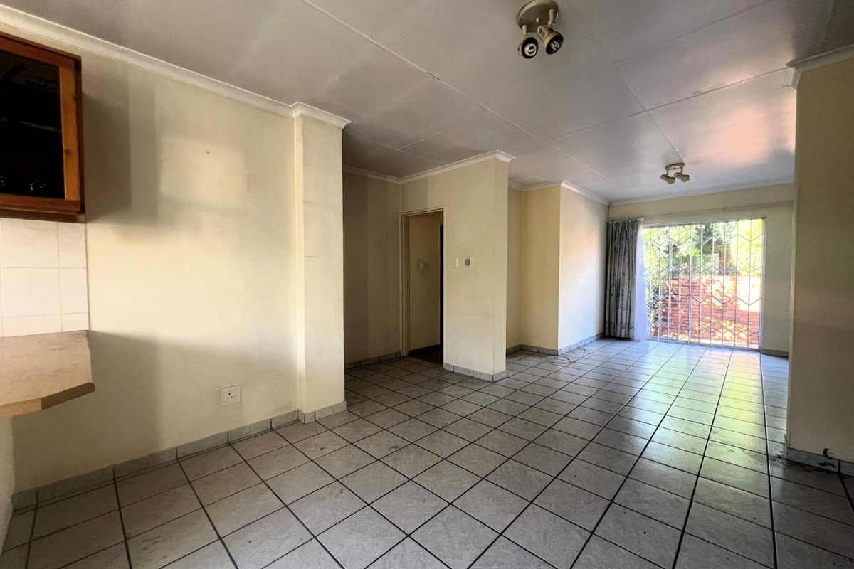 Look No Further if Space and Low Maintainance are your Priorities. - Photo 3