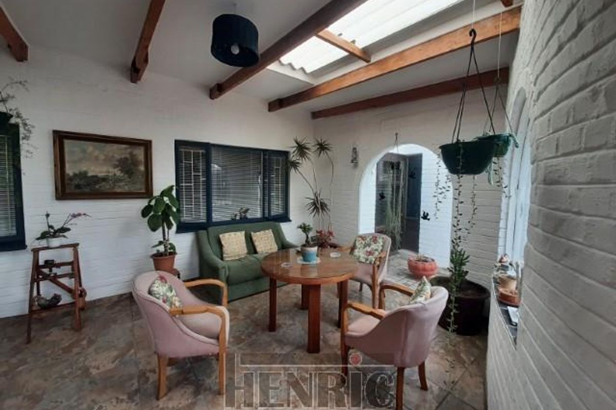 Cozy family Home with two Flats in Vineta for Sale - Photo 3