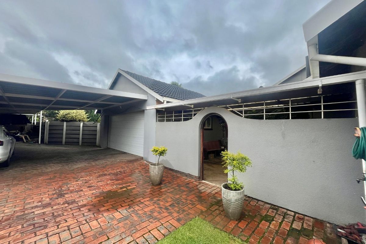 Your Perfect Retreat: Modern, Secure, Solar-Powered - Photo 2