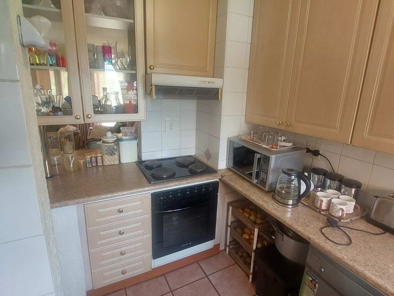 Experience Indoor-Outdoor Bliss in This Beautiful Home! - Photo 8