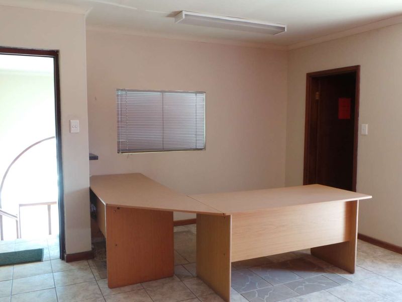 Light Industrial workshop with offices and flat at Industrial 1 - Photo 5