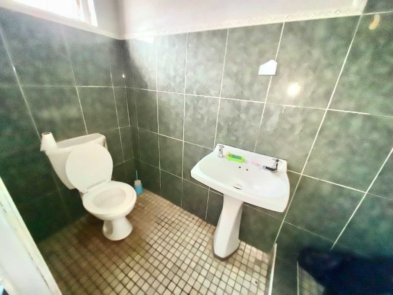 3 Bedroom Semi Detached Home, Kensington - Photo 5