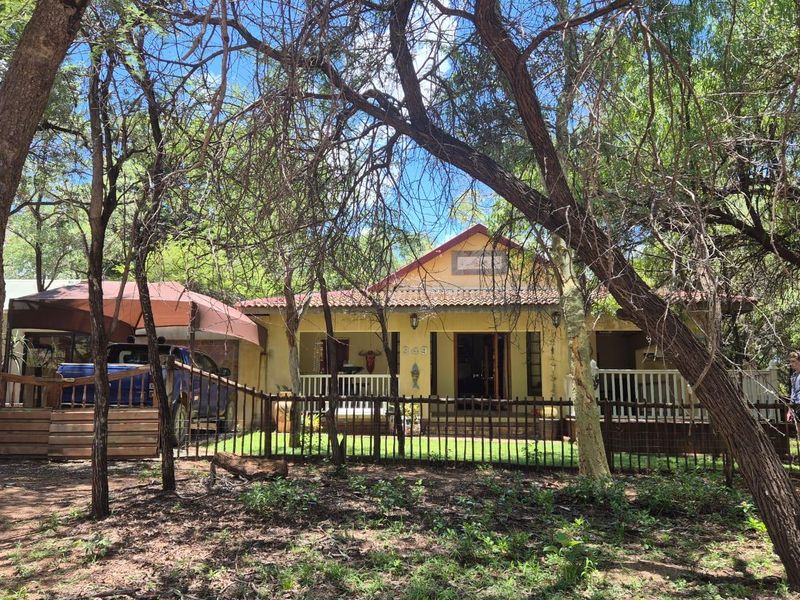 . "Seize This Leeupoort Gem & Make It Your Own!" - Photo 2