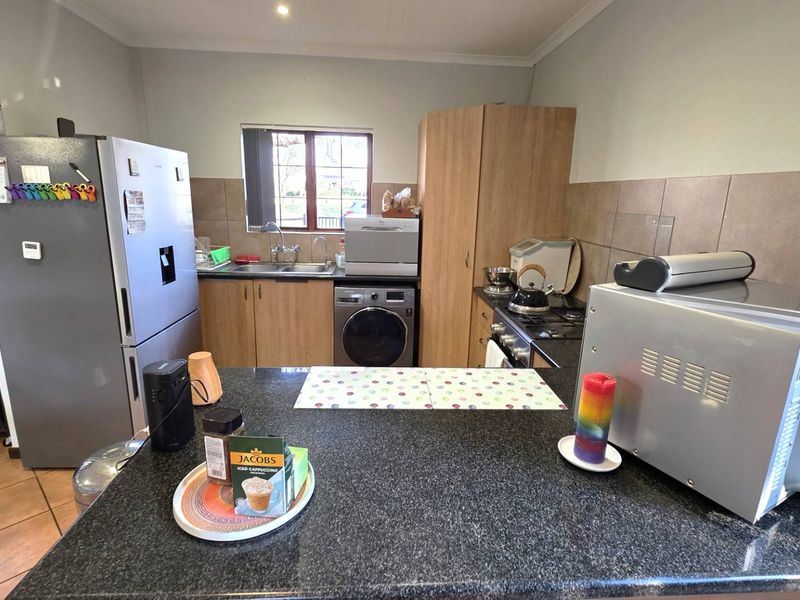 2  Bedroom Townhouse in The Coves Estate - Photo 10