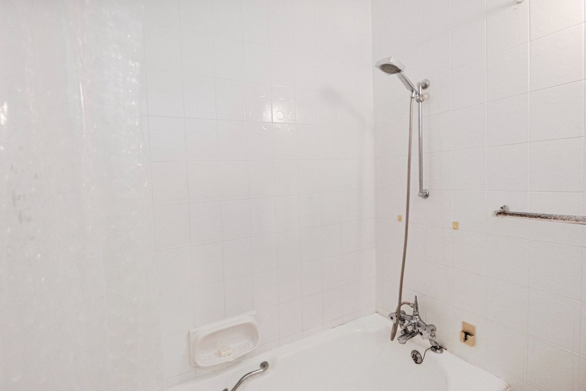 Picture perfect furnished studio apartment in Warner Beach, where everyday living feels like a getaway. - Photo 3