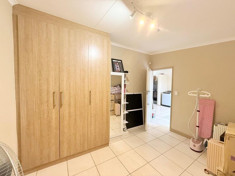 CORNER UPPER FLOOR UNIT OF ONLY 8 UNITS IN THR COMPLEX - Photo 5