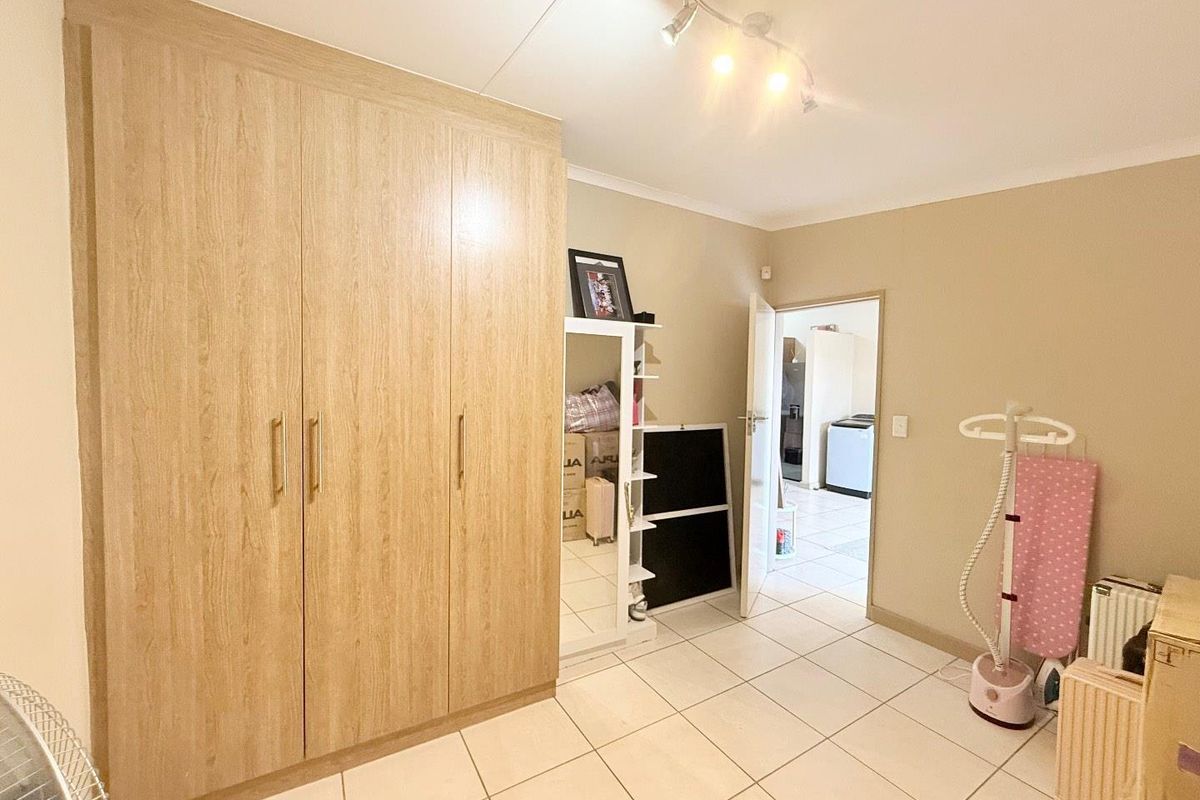 CORNER UPPER FLOOR UNIT OF ONLY 8 UNITS IN THR COMPLEX - Photo 5