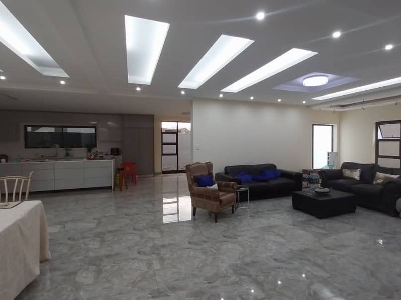 Elevate your lifestyle! Where modern design meets breathtaking views. - Photo 8