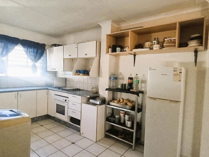 2 Bedroom Townhouse in a Secure and Peaceful Complex - Photo 6