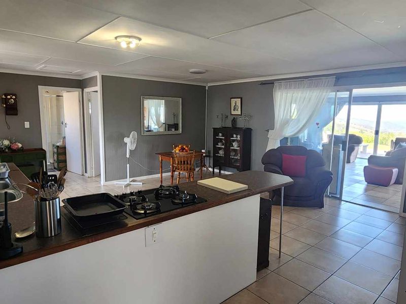 PEACEFUL COUNTRY STYLE LIVING WITH POOL SIDE PRIVACY - Photo 8