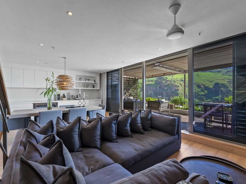 Modern Design Meets Effortless Living - Photo 7