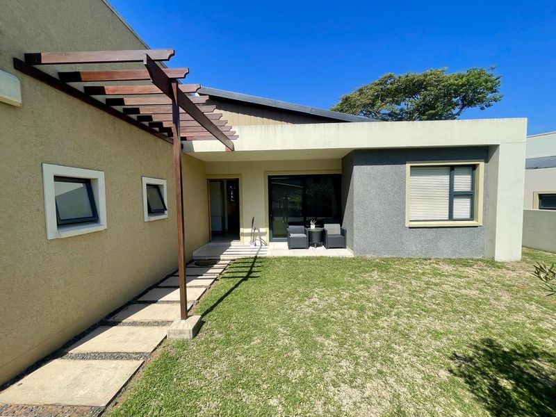 Hendra - Neat 3-Bedroom Simplex in Secure Gated Estate – Umhlanga - Photo 2