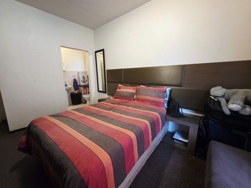 Priced to sell !!    Spacious 2-Bedroom, 2-Bathroom Ground Floor Unit for Sale - Photo 7