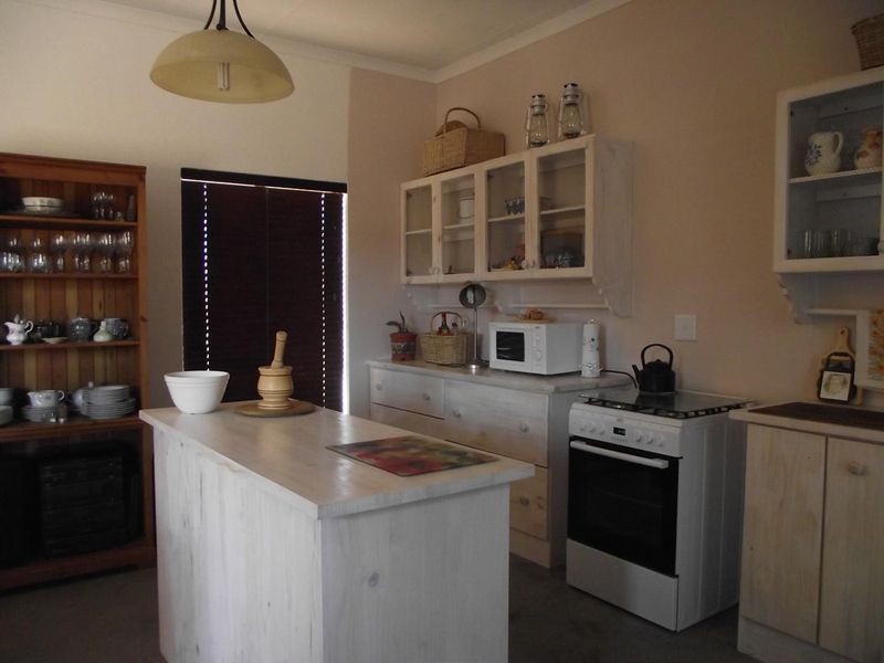 Low-Maintenance Family Home on a Large Erf in Kakamas - Photo 3