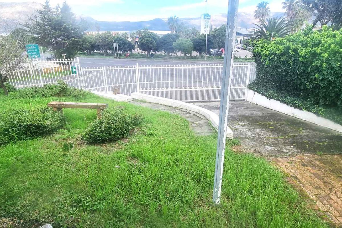 Prime Redevelopment Opportunity on Main Road in Tokai/Retreat - Photo 3