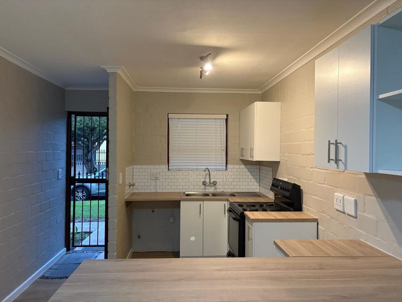 3 Bedroom House To Let in Sanddrift - Photo 4