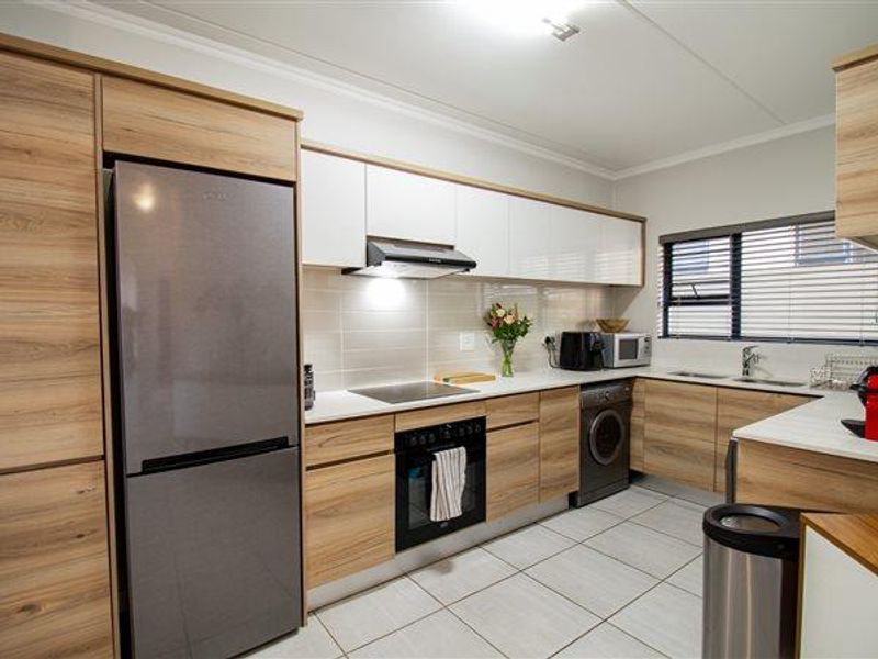 3 Bedroom Ground floor For Sale. - Photo 5