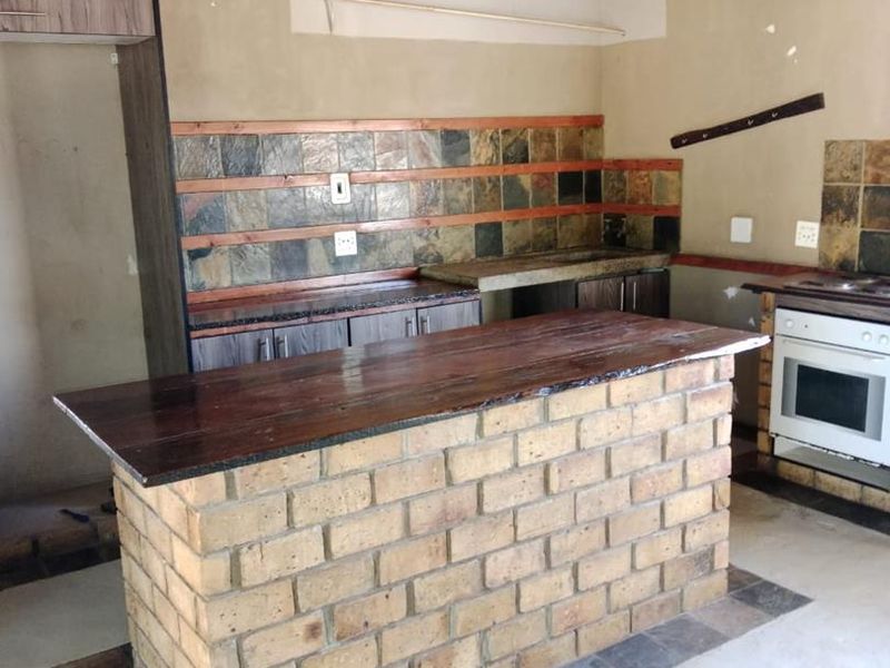 Thatch garden cottage to rent on plot - Photo 4