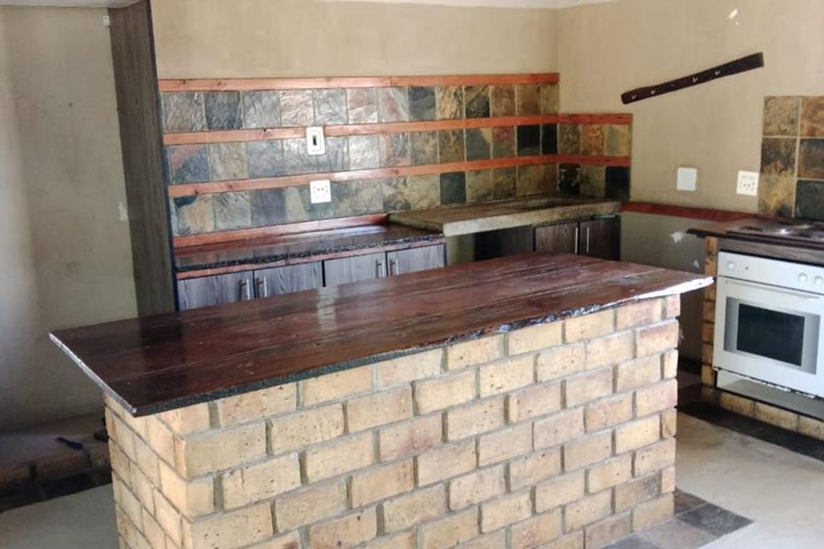 Thatch garden cottage to rent on plot - Photo 4