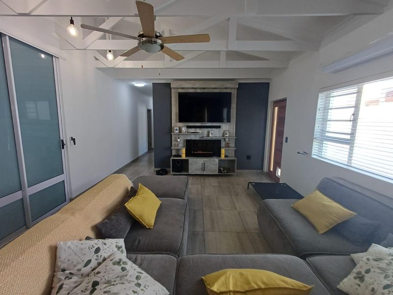 Family home - Photo 2