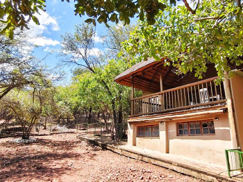 Modern Meets Rustic: Your Bushveld Sanctuary Awaits - Photo 5