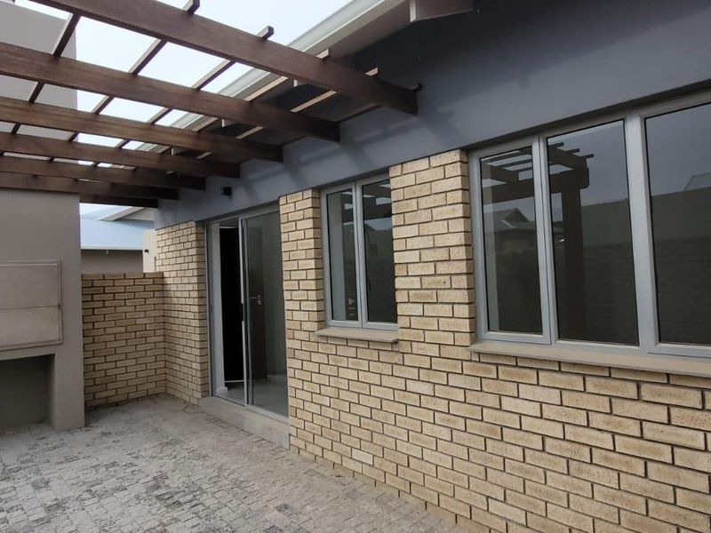 Mooikloof Country Estate 3 Bedroom House For Sale - Photo 4