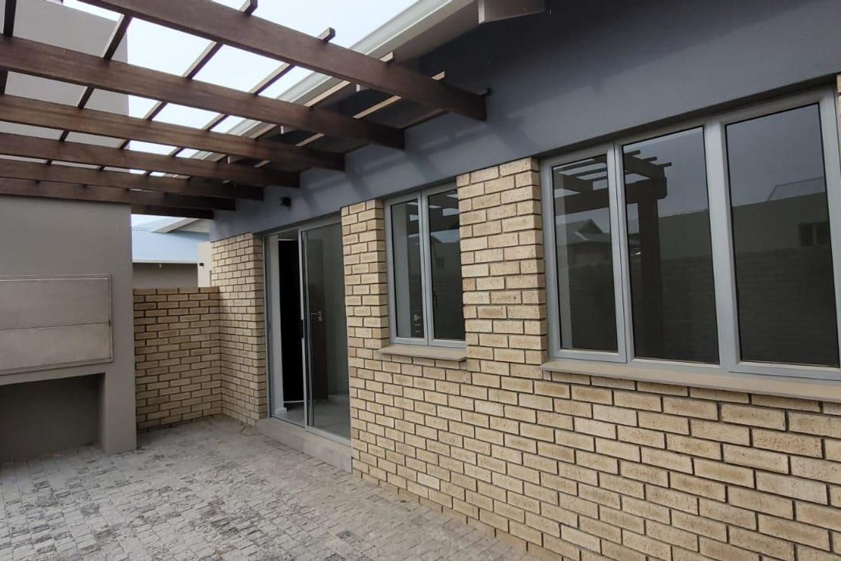 Mooikloof Country Estate 3 Bedroom House For Sale - Photo 4