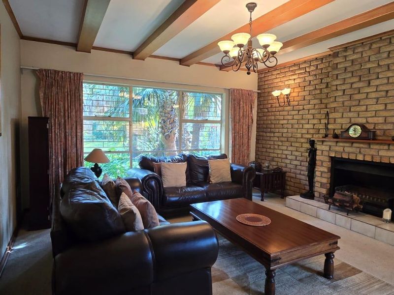 A Statement of Luxury and Comfort - Photo 3