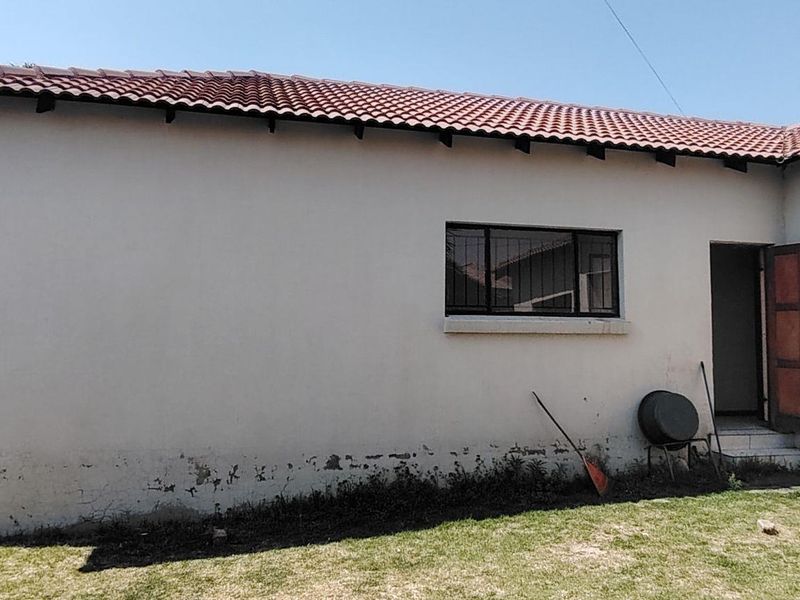 STUDENT ACCOMODATION 11 ROOMS  - RUNNING CONCERN - VERY CLOSE PROXIMITY TO UJ - OPEN TO REASONABLE OFFERS - Photo 5