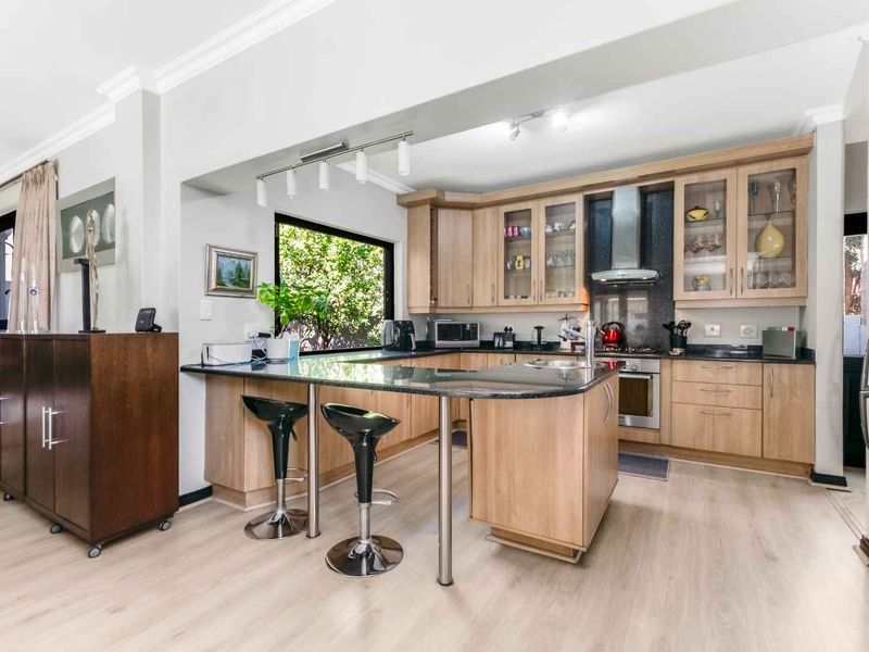 3 Bedroom House For Sale in Dainfern - Photo 6