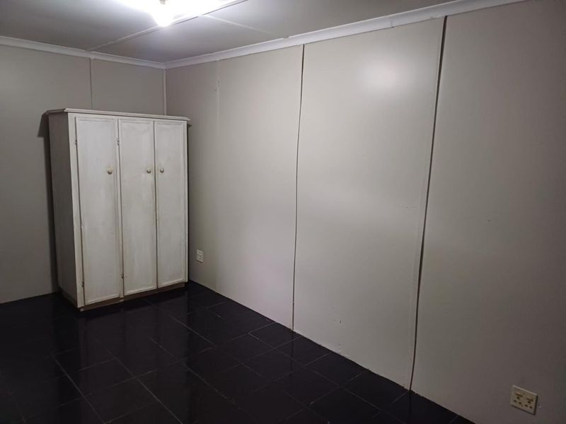 Affordable 2-Bedroom Rental Unit, Immediate Availability in Arboretum - Photo 3
