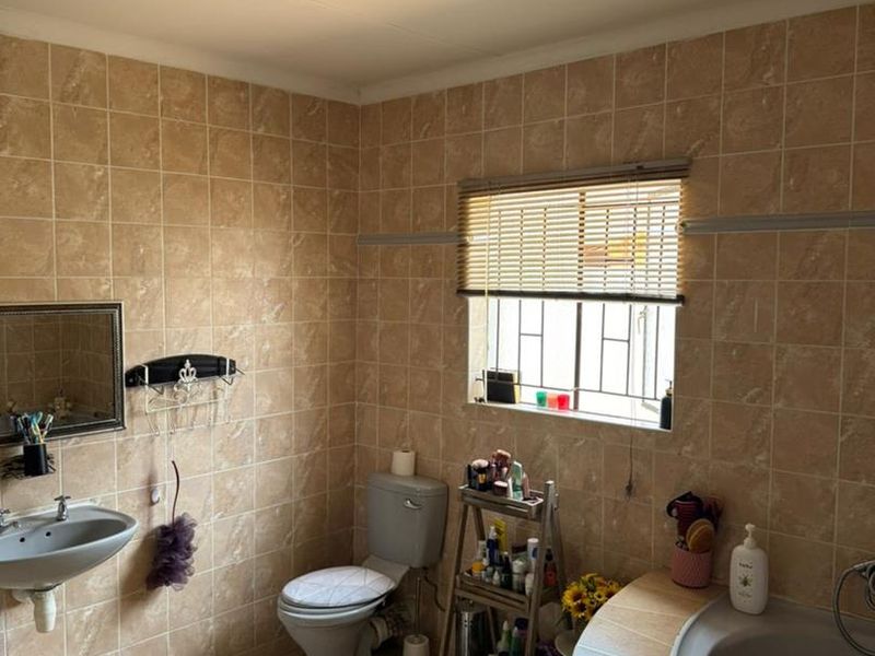 STUNNING FAMILY HOME FOR SALE – CIMBEBASIA - Photo 10