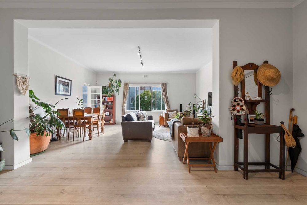 Lounge / Dining / entertainment area