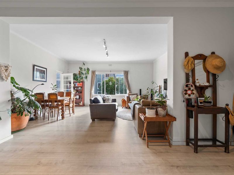 Secure Vredehoek Gem with Views, Garden & Separate Flatlet - Photo 5