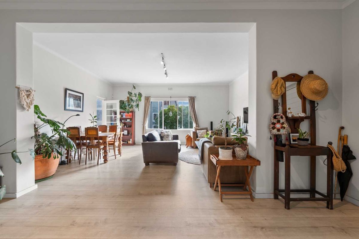 Secure Vredehoek Gem with Views, Garden & Separate Flatlet - Photo 5