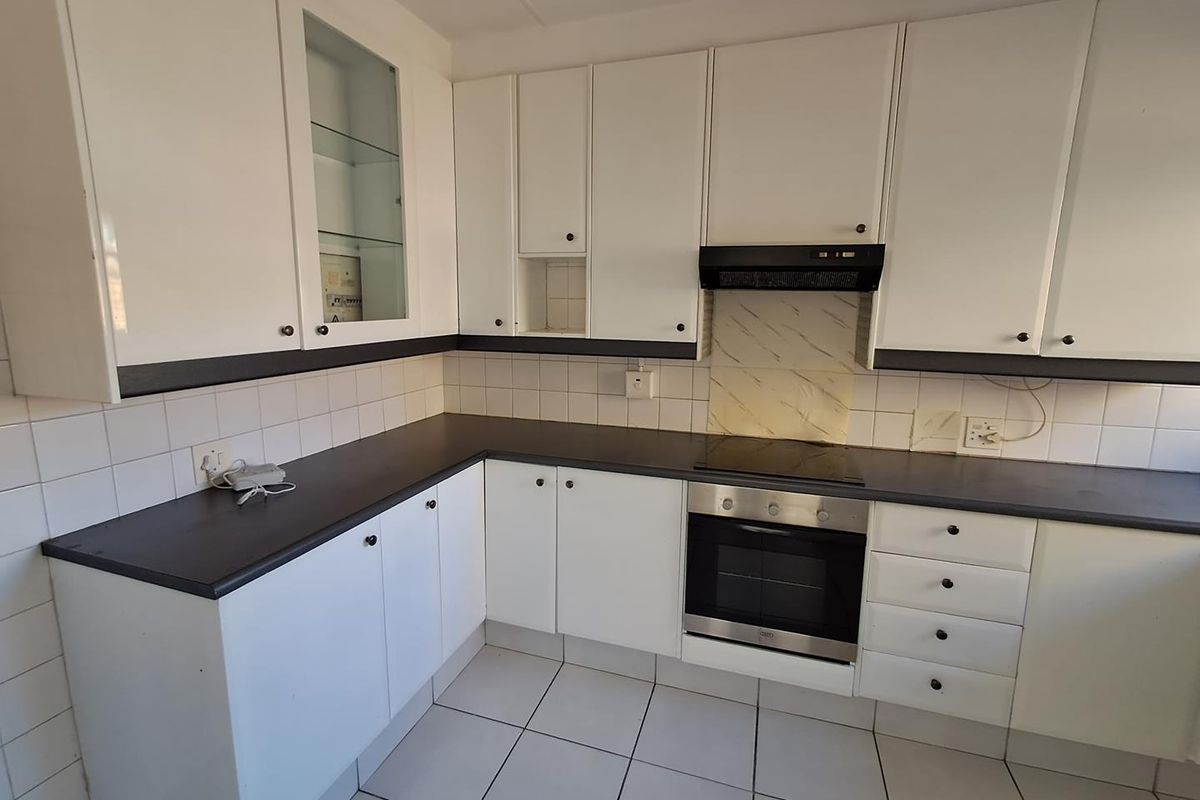 1 Bed, 1.5 Bath Duplex Townhouse in Corlett Gardens - Photo 3