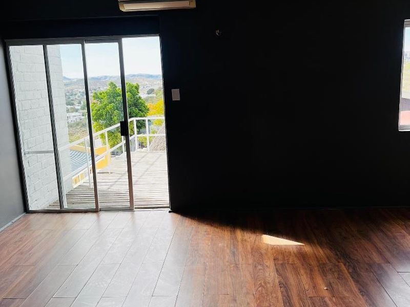 Freestanding House To Let In Kleine Kuppe - Photo 8