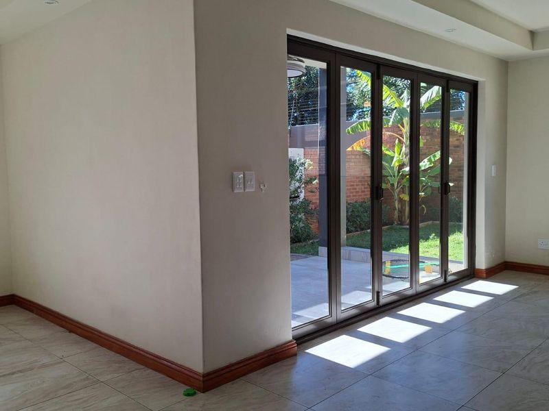 Elegance Meets Everyday Comfort - Bedfordview - Photo 6