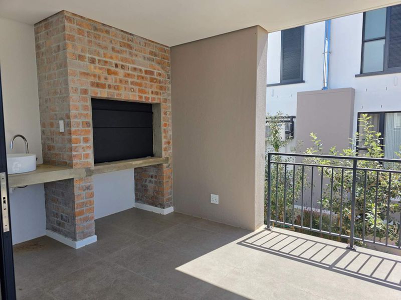 No Transfer Duty! Just move in! - Photo 8