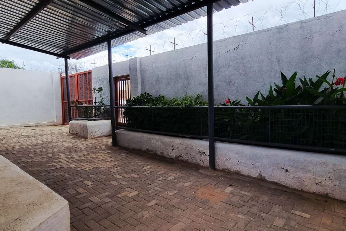 KATUTURA - FREEDOM SQUARE HOUSE FOR SALE - Photo 3