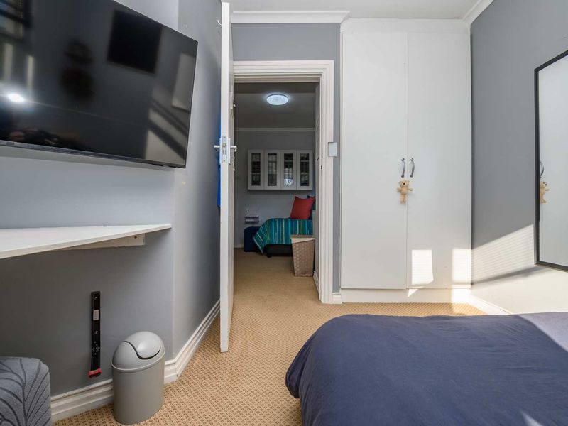 Prime corner stand- Dual Dwelling opportunity in sought-after area! - Photo 10