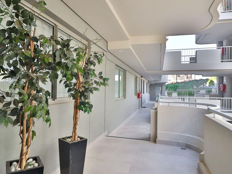 Luxurious Ground Floor Apartment in Aloe Ridge, Island View - Photo 5