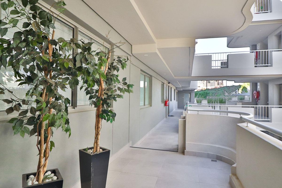 Luxurious Ground Floor Apartment in Aloe Ridge, Island View - Photo 5